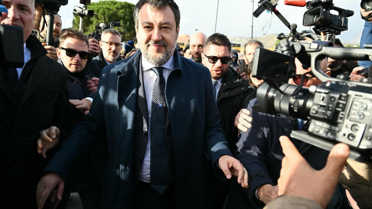 Processo Open Arms, l'attesa di Salvini tra giri per Palermo e le battute con i cronisti