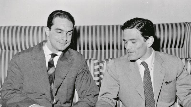 Italo Calvino (a sinistra) e Pier Paolo Pasolini nei primi anni Settanta