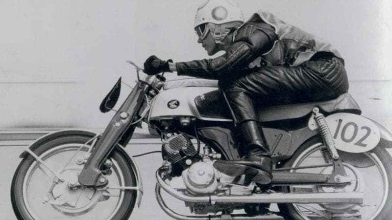 Mary McGee nell'immagine di copertina del documentario "Motorcycle Mary"
