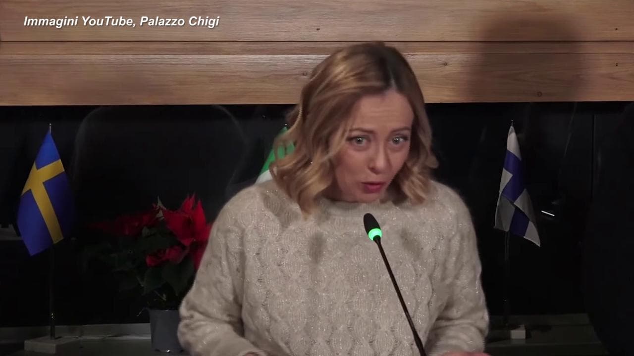 La frecciata di Meloni: "Salvini al Viminale? Contenti del ministro che c'è"