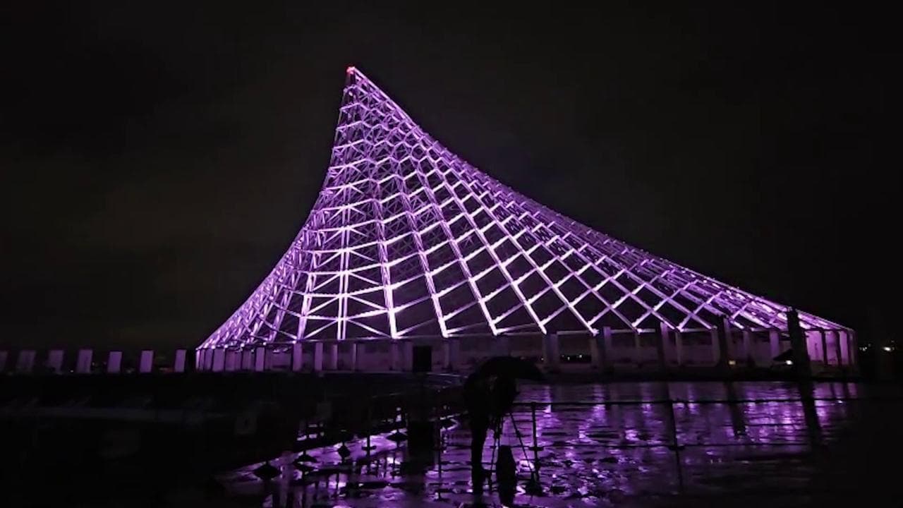 Giubileo 2025, la Vela di Calatrava a Tor Vergata s'illumina e celebra gli astri