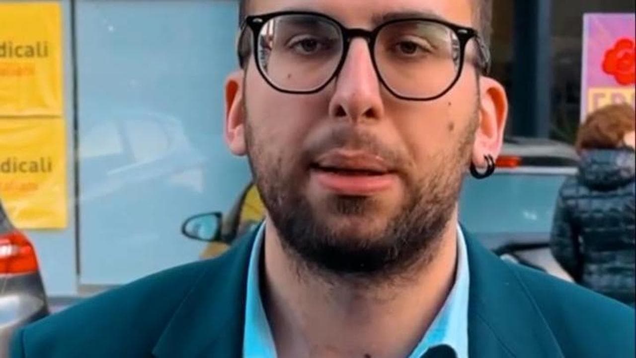 Il segretario dei Radicali si autodenuncia: "Sto guidando e sono positivo al test Thc"