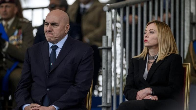 Il ministro della Difesa Guido Crosetto e la premier Giorgia Meloni