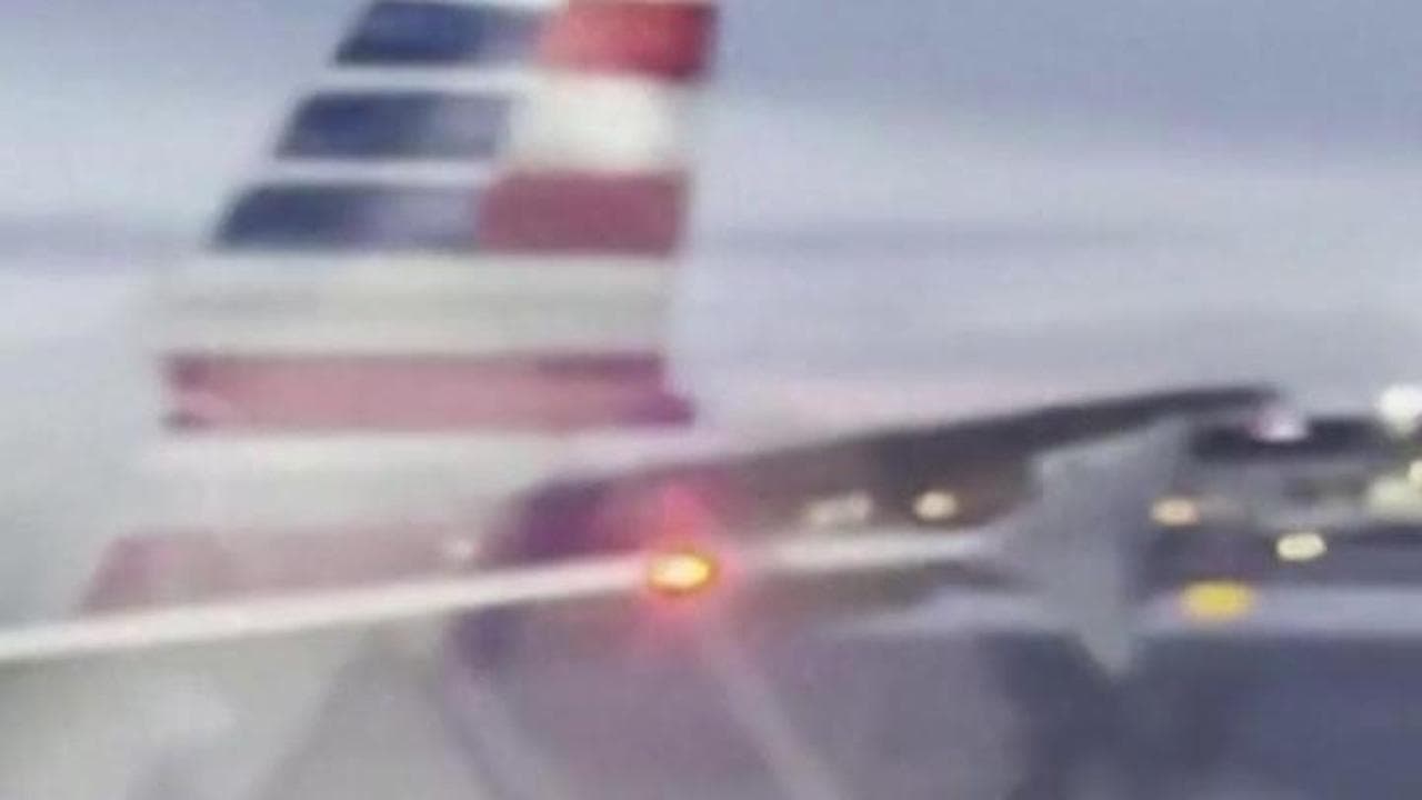 "Gentili passeggeri abbiamo un problema, dovete scendere": l'annuncio sull'aereo American Airlines