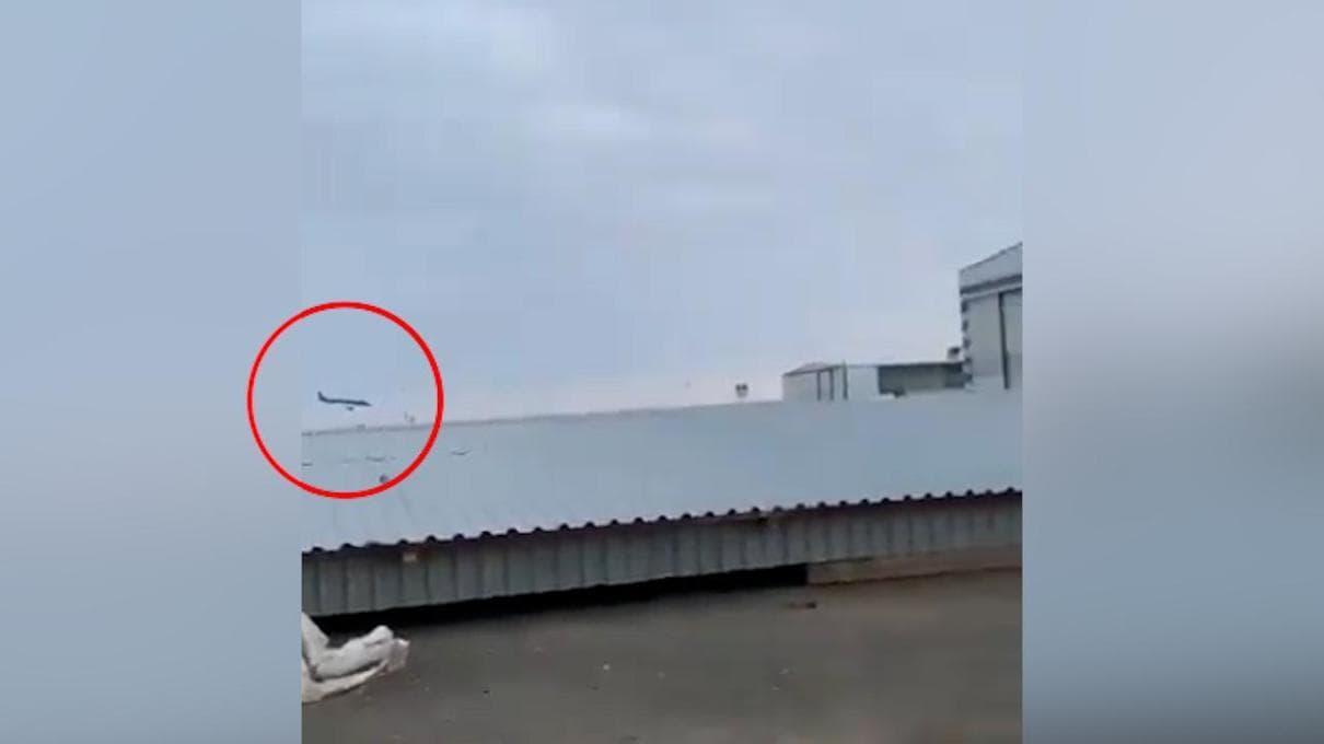 Kazakistan'da 70 yolcu taşıyan yolcu uçağı düştü, 42 kişinin öldüğü doğrulandı