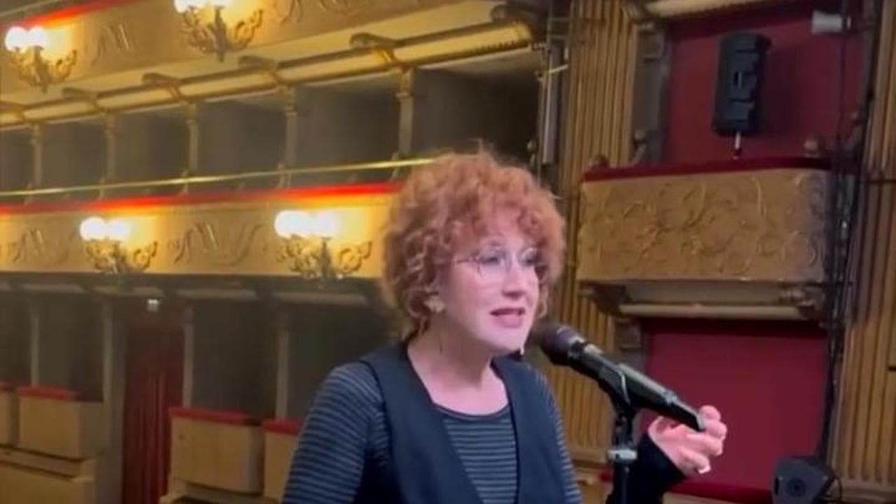 Gli auguri di Natale di Fiorella Mannoia: canta e balla Feliz Navidad