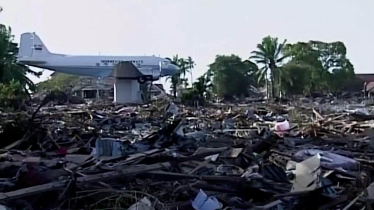26 dicembre 2004, venti anni fa lo tsunami che colpì il subcontinente indiano. Le immagini storiche