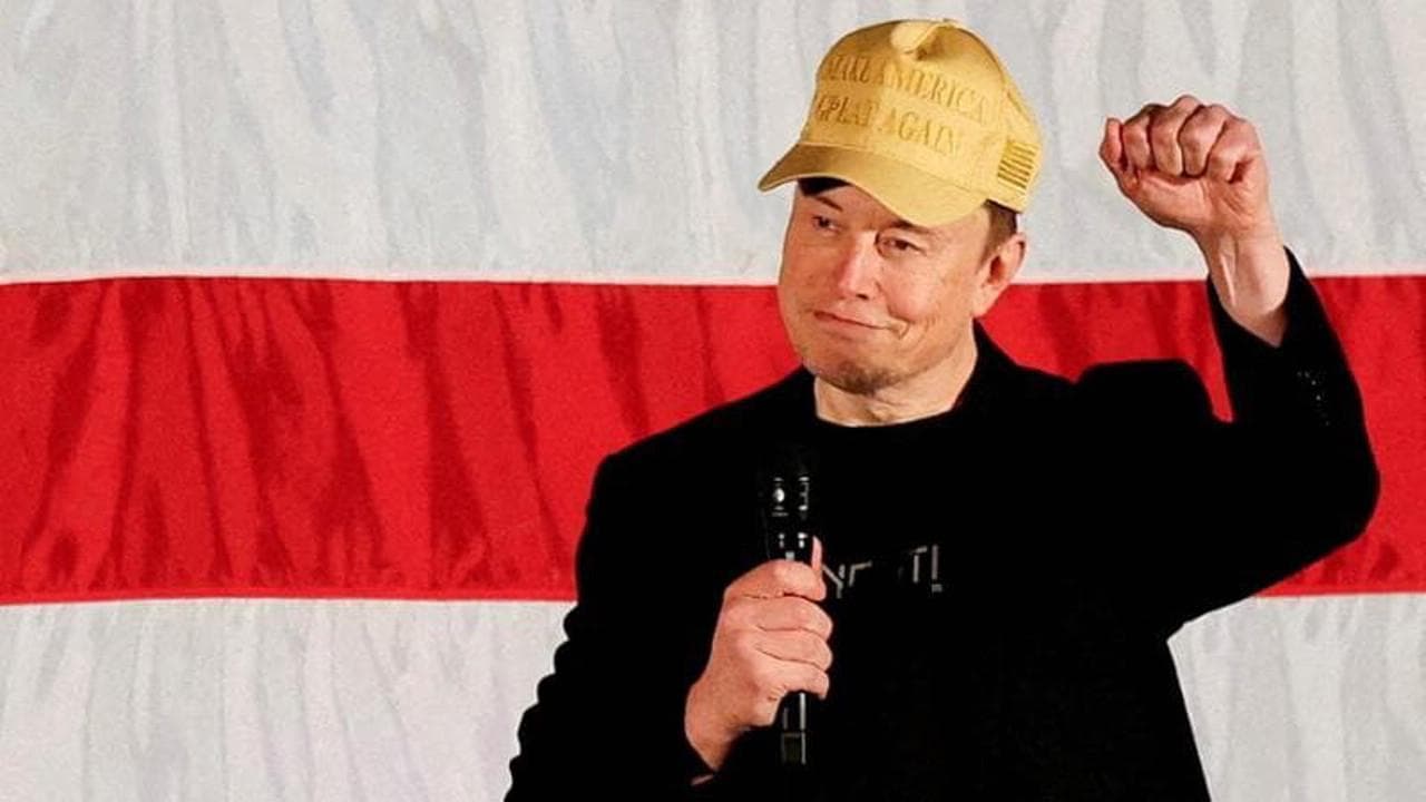 マスク氏は『ヴェルト・アム・ゾンターク』紙のコメントでAfD過激派を擁護した。ジャーナリストが辞任