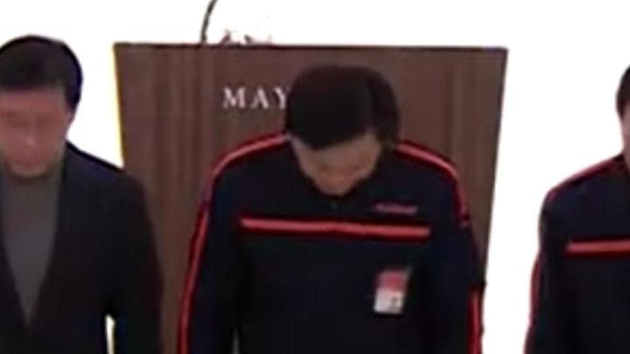 Incidente aereo in Corea del Sud, l’inchino e le scuse del Ceo di Jeju Air
