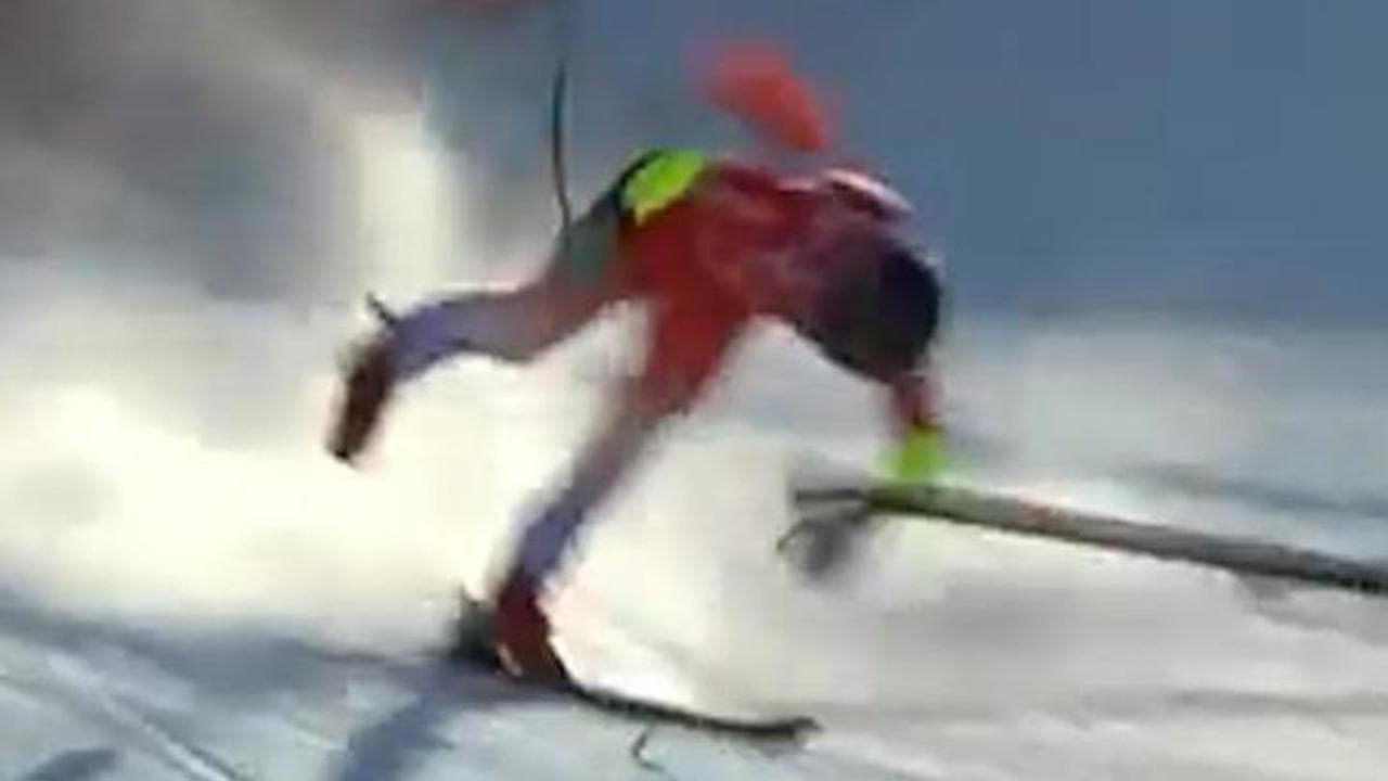 Sci, Caviezel cade durante il superG di Bormio: le immagini