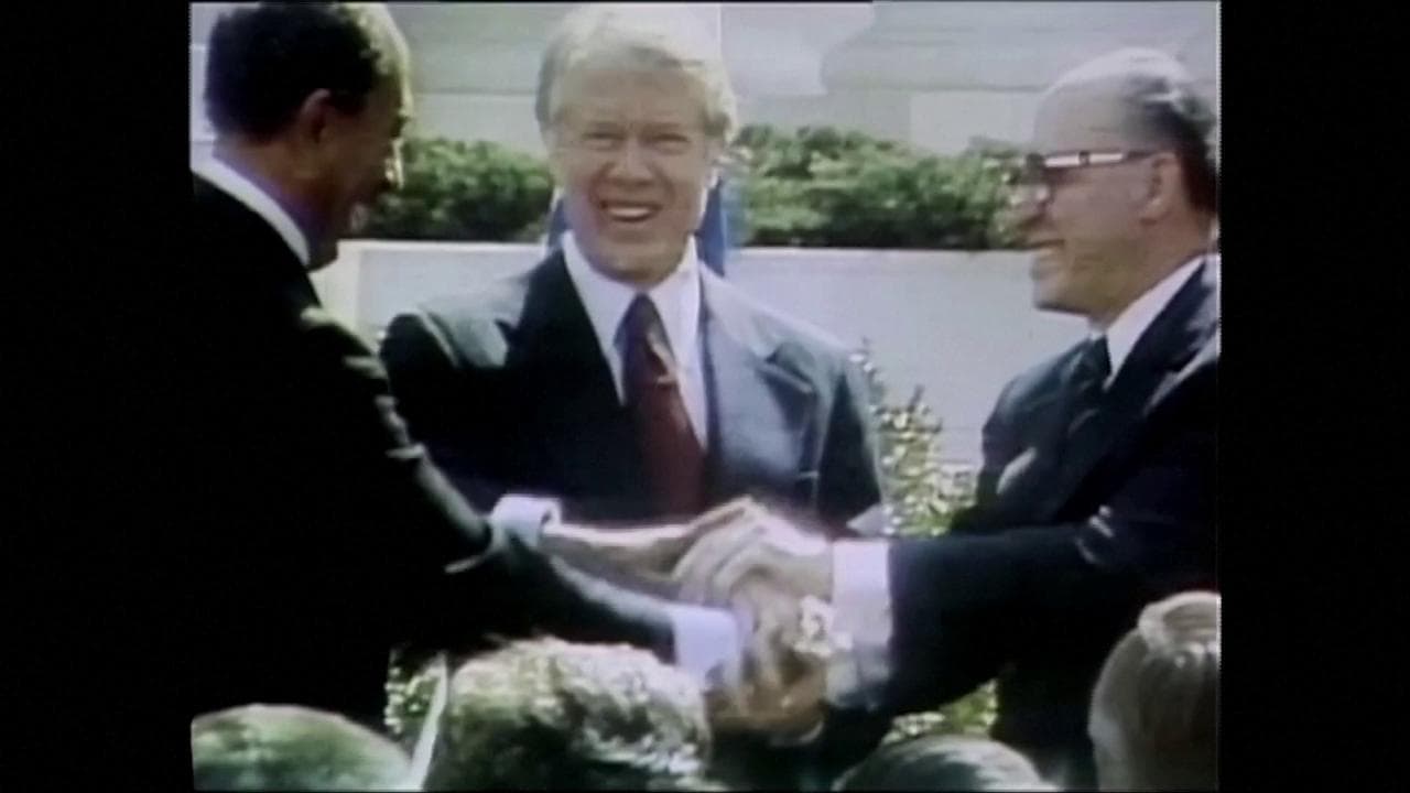 Jimmy Carter, dagli ostaggi Iran alla pace di Camp David fino al Nobel: le immagini storiche