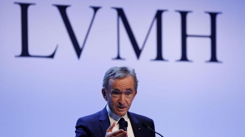 L’anno nero del lusso colpisce i Paperoni francesi: Arnault, Bettencourt e Pinault perdono 70 mld