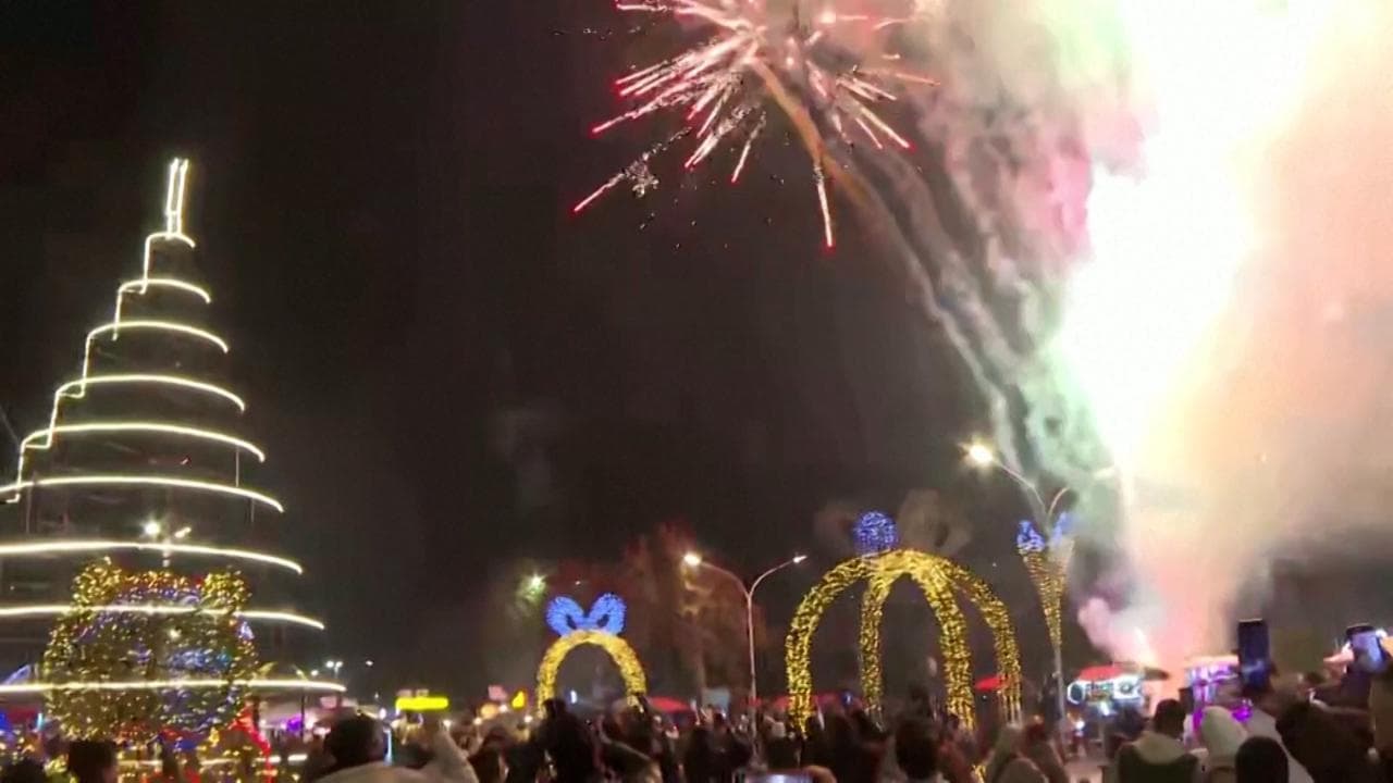 Damasco, fuochi e alberi di Natale: nessun divieto per i cristiani nel primo capodanno dopo Assad