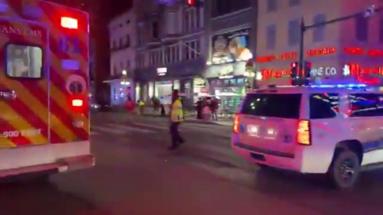 Usa, auto sulla folla e spari nel centro di  New Orleans: i soccorsi