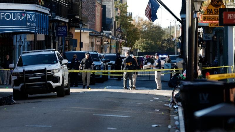 Furgone sulla folla a New Orleans: l’ombra dell’Isis. Si cercano i complici. Biden: “Attentatore ha postato video prima della strage”