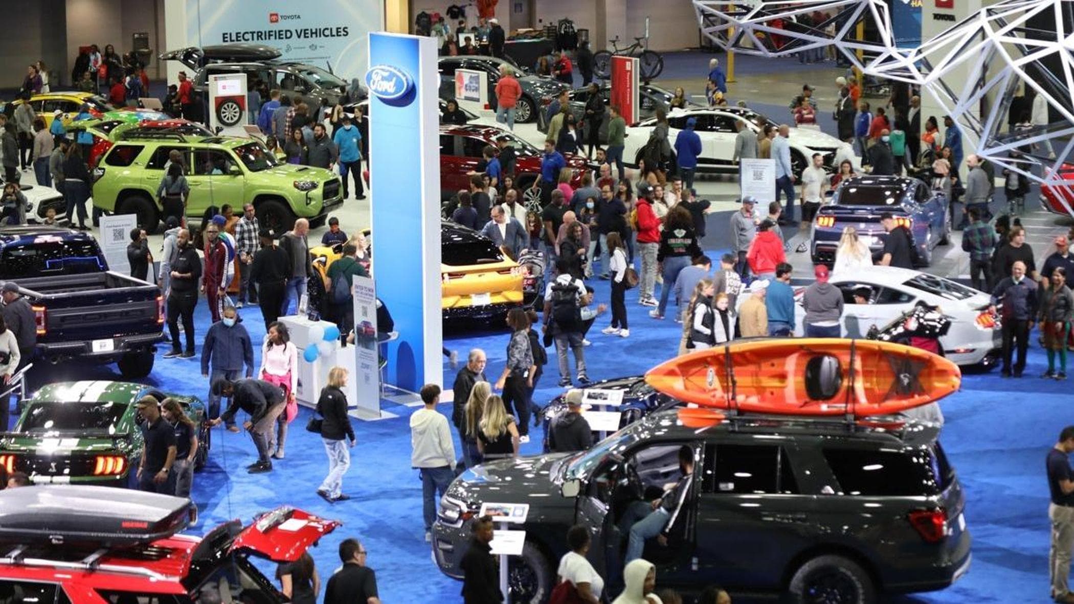 Ces, Brüksel, Detroit: 2025 otomobil fuarları bayrağı altında başlıyor