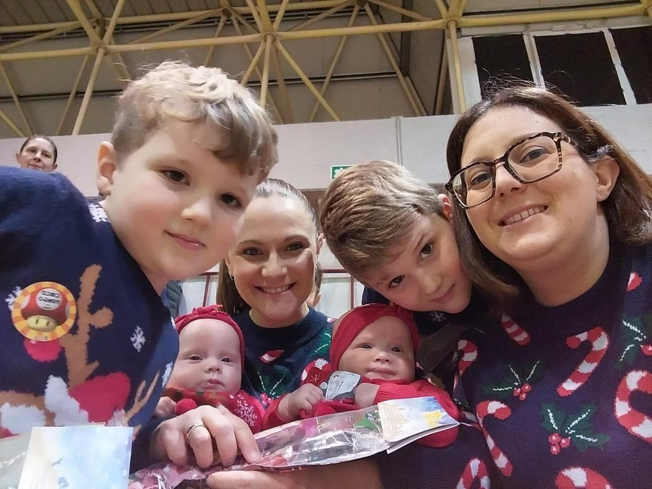 Elisa Barbugian di Padova, sua moglie Sara e i loro 4 bambini