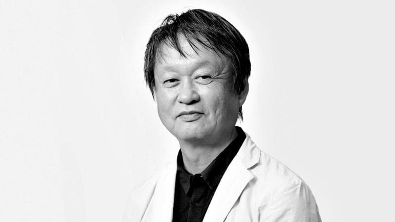 I progetti di Naoto Fukasawa spaziano dalle apparecchiature elettroniche all'arredamento, dall'interior design all'architettura. Fukasawa &egrave; anche direttore del Japan Folk Crafts Museum
