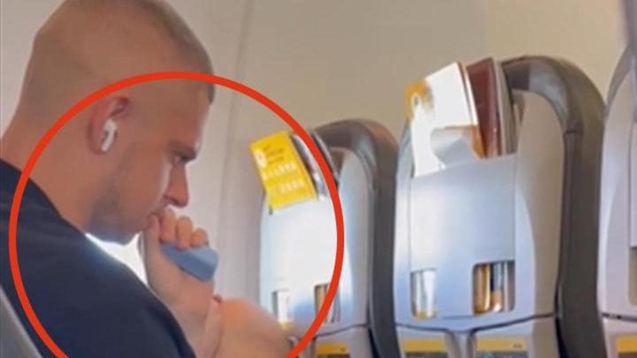 Thailandia, turista svapa in aereo: espulso dopo le proteste dei passeggeri
