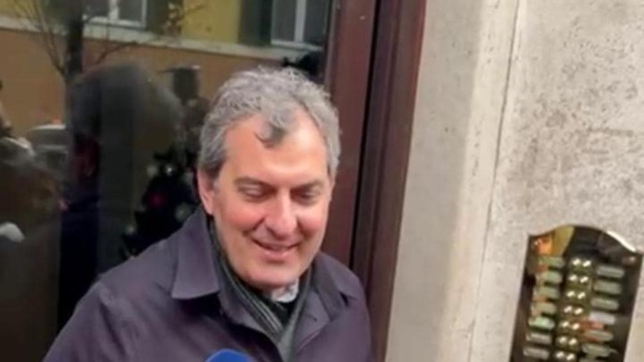 Cecilia Sala, Calabresi: "Già oggi al lavoro sul podcast. Non ha dormito per l'emozione"