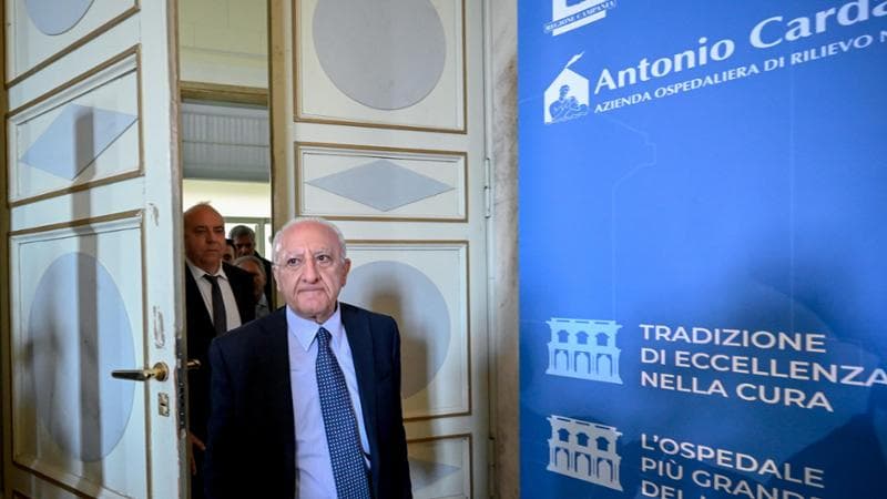 - NAPOLI 29 MAG  2024 -  Ospedale Cardarelli  Terzo meeting dei Grandi Ospedali tra Intelligenza artificiale e sostenibilità,  Vincenzo De Luca, presidente della Regione Campania