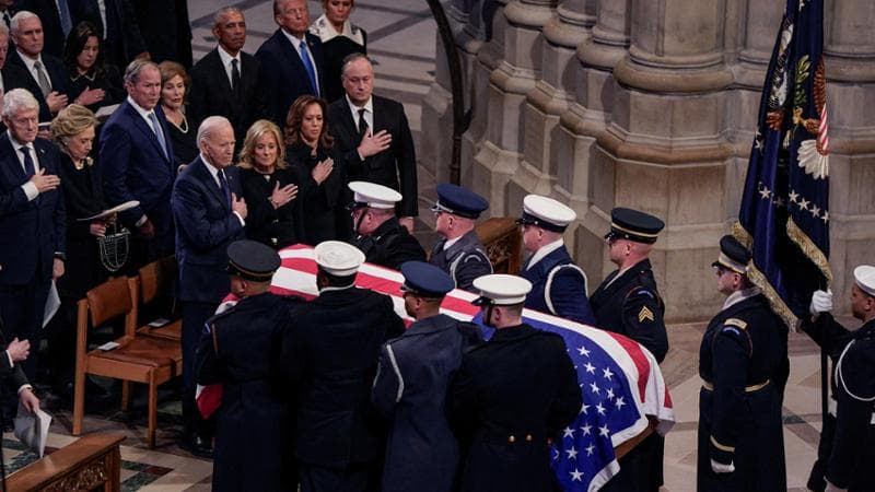 Commozione e strette di mano, è “tregua” per la politica ai funerali di Jimmy Carter