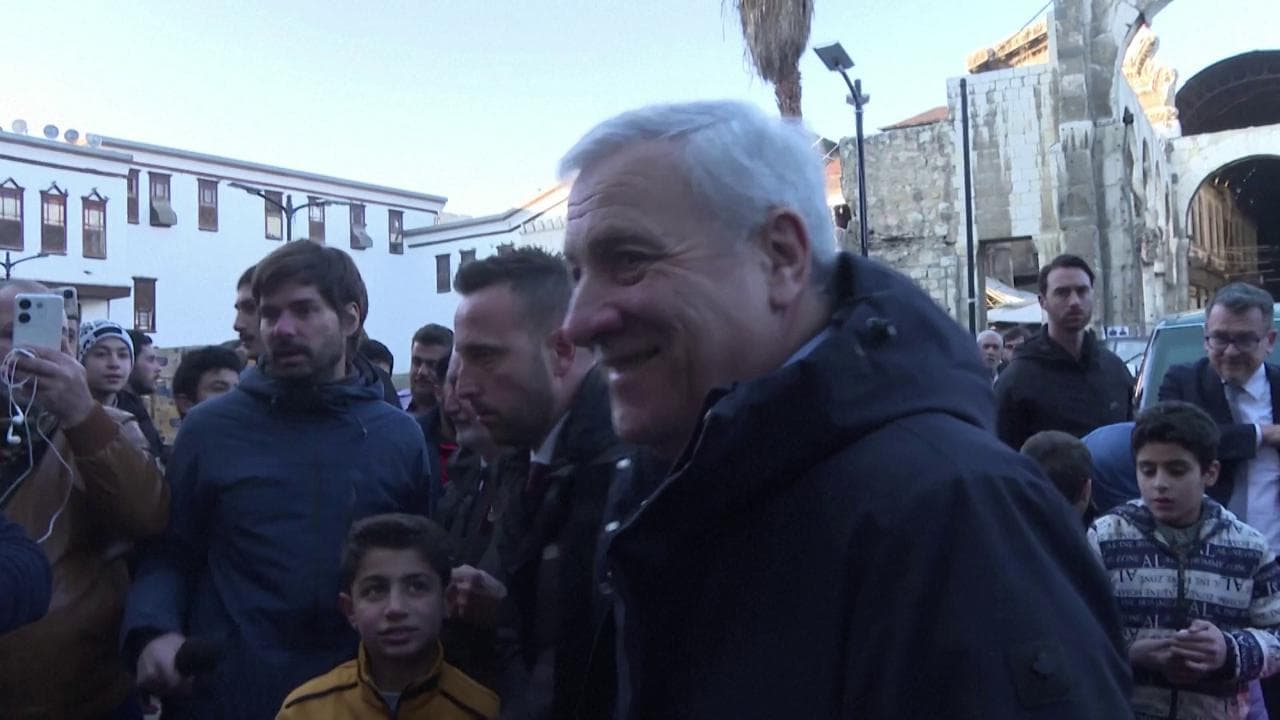 Tajani a Damasco, colloquio con il presidente ad interim della Siria: "Ora transizione pacifica"