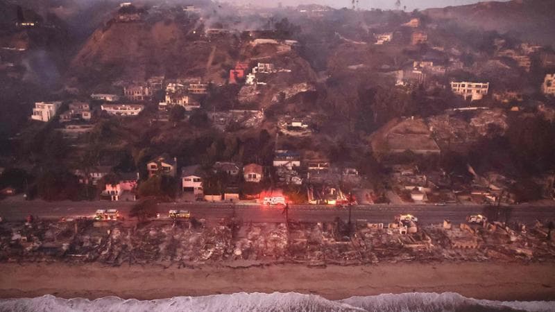 Los Angeles, il dramma delle vittime. Arrestato un uomo che tentava di appiccare un nuovo incendio