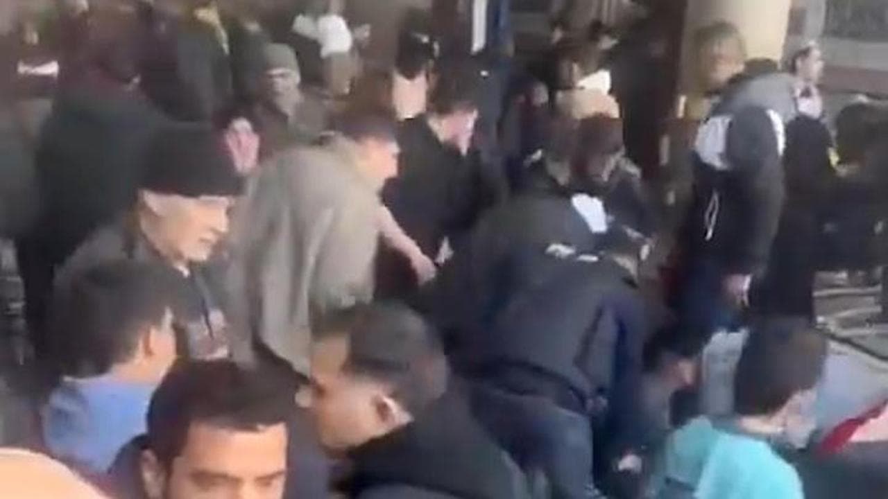 Damasco, calca mortale alla moschea degli Omayyadi poche ore dopo la visita di Tajani