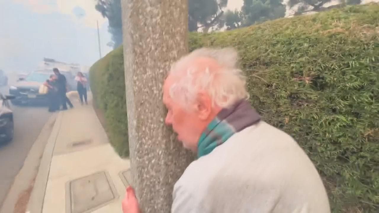 California, la drammatica testimonianza: la fuga con il suocero di 83 anni che fatica a camminare