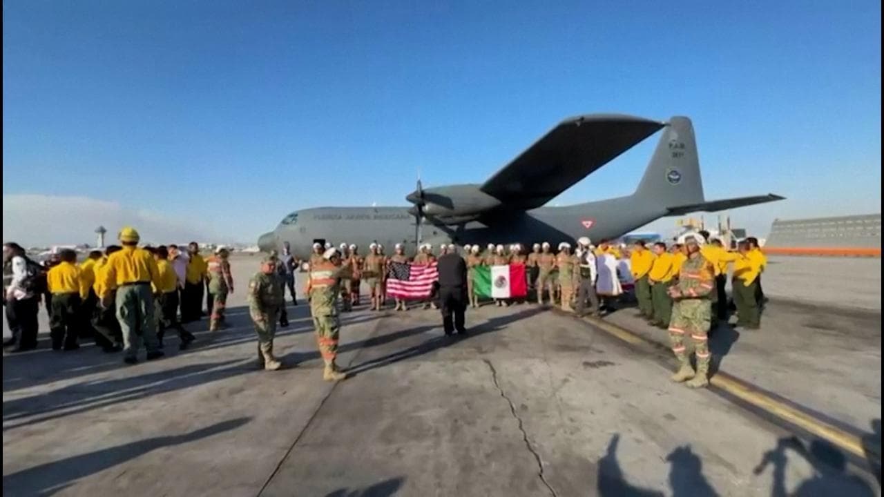 Il Messico invia una squadra di vigili del fuoco a Los Angeles per aiutare a estirpare gli incendi