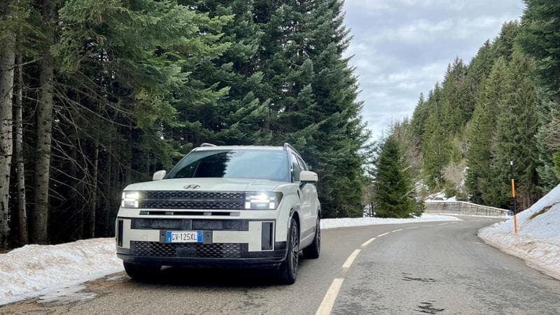 Da Roma a Romme con la Santa Fe: 1.800 km al volante dell’ammiraglia Hyundai full-hybrid

 