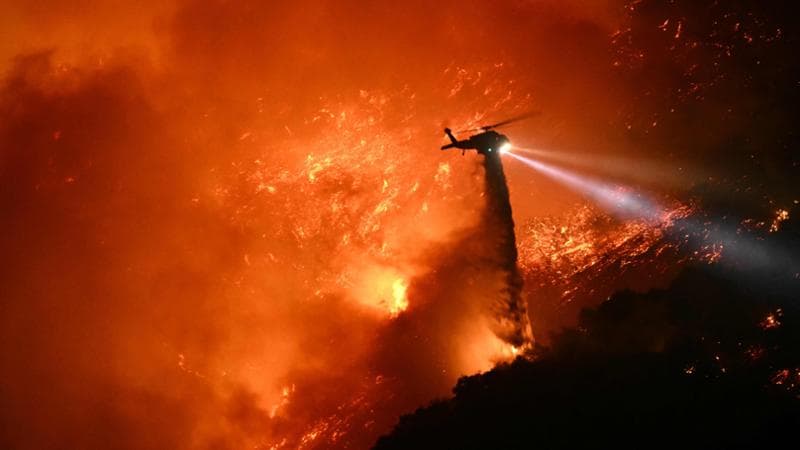 Los Angeles, il chirurgo italiano: “Mai visto tanto vento, la situazione è fuori controllo”