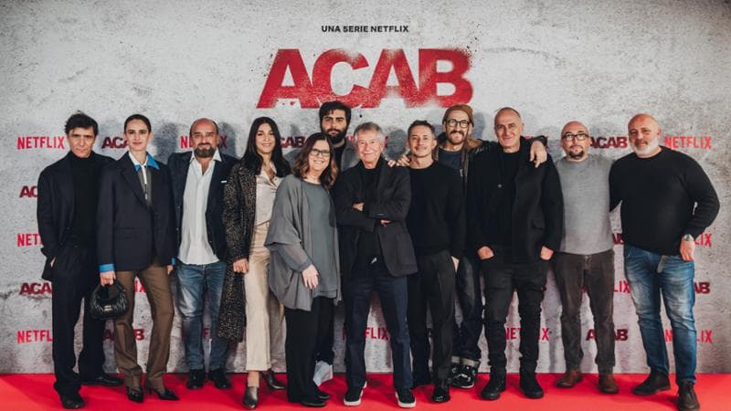 Da sx a dx Adriano Giannini , Valentina Belle', Fabrizio Nardi, Donatella Finocchiaro, Tinny Andreatta, Pierluigi Gigante, Riccardo Tozzi, Michele Alhaique , Marco Giallini, Stefano Sollima, Filippo Gravino, Carlo Bonini.&nbsp;
