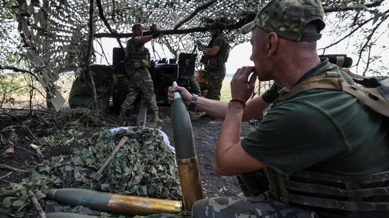 Kiev, il raid più potente: centinaia di missili mettono paura ai russi
