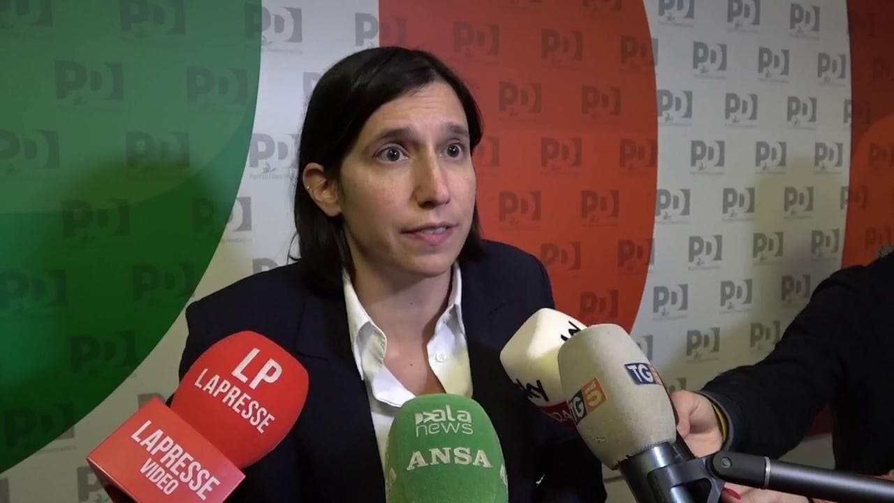 Caos treni, Schlein: "Meloni e Salvini stanno bloccando l'Italia"