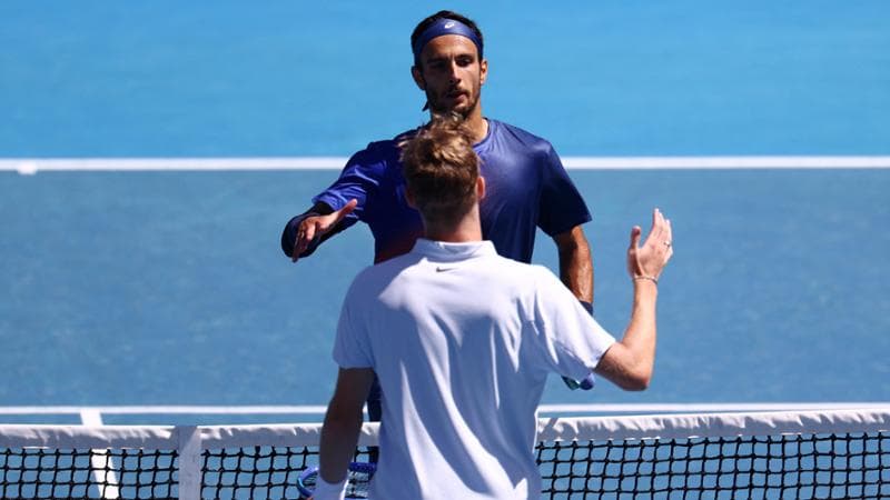 Il saluto a fine match tra Musetti e Shapovalov