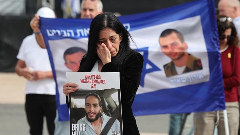 Israele, la rabbia della madre-coraggio di uno degli ostaggi: “Non ci fidiamo del premier”
