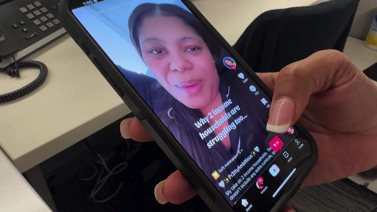 TikTok torna online negli Usa e ringrazia Trump