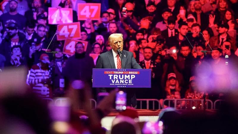Trump: “Fermerò anche la guerra in Ucraina”. E ai suoi sostenitori: “Entro 24 ore stop a invasione dei nostri confini”