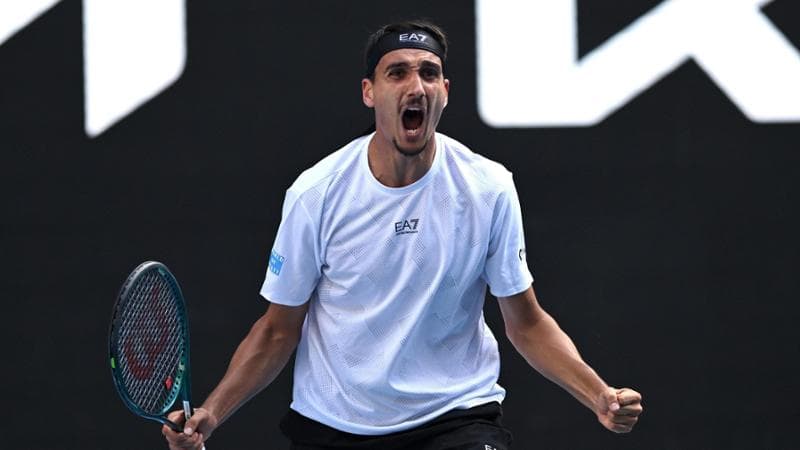 Lorenzo Sonego esulta a fine match