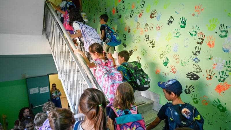 Scuola, domani via alle iscrizioni. I tempi, le novità: tutto quello che c’è da sapere