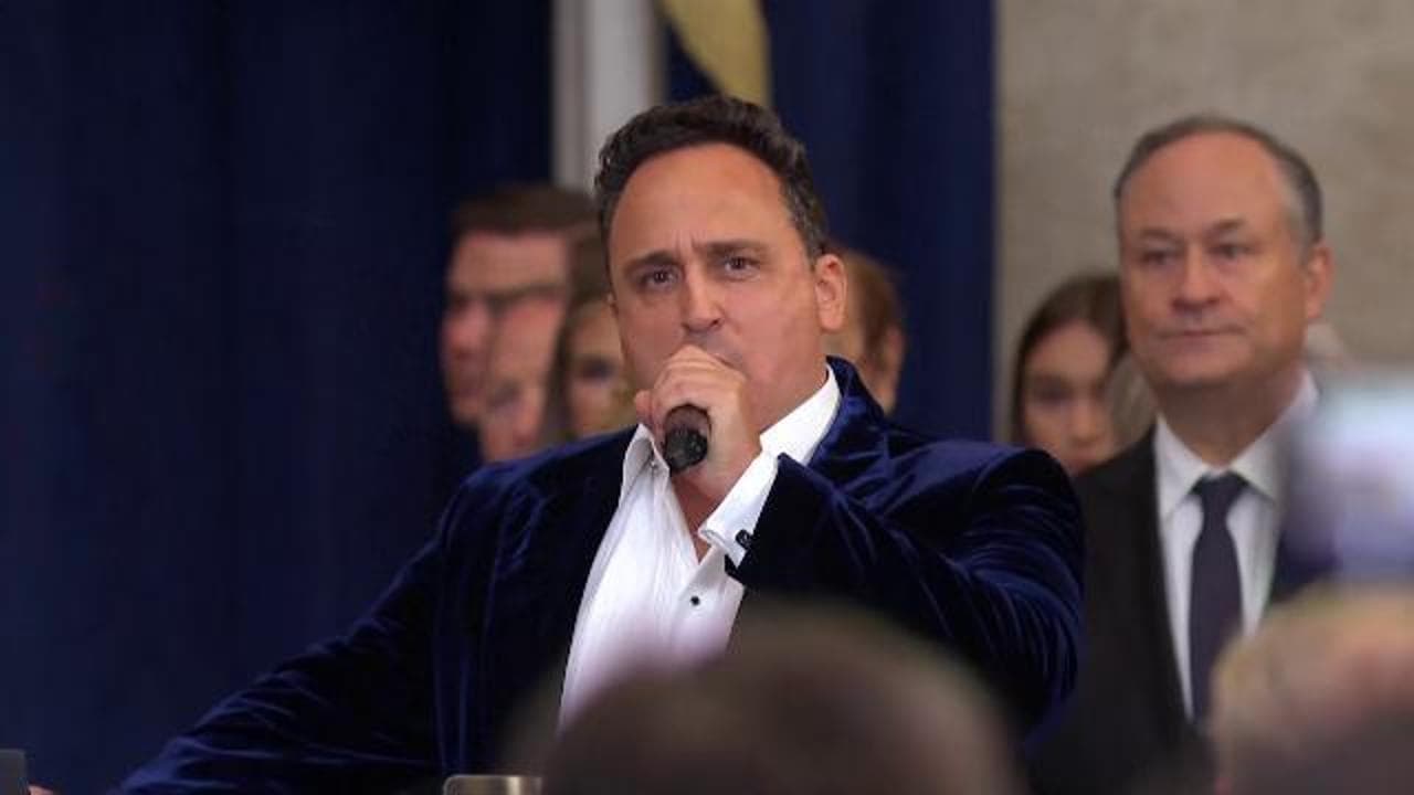 Usa, insediamento Trump: Christopher Macchio canta "Oh America"
