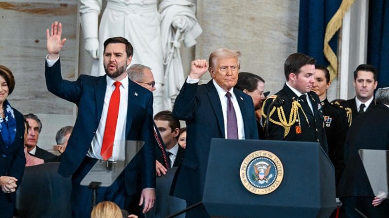 Trump giura come 47esimo presidente: “Il declino dell’America è finito oggi”