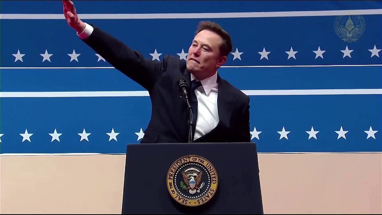 Usa, Musk festeggia Trump col braccio alzato: polemiche per il 'saluto nazista'