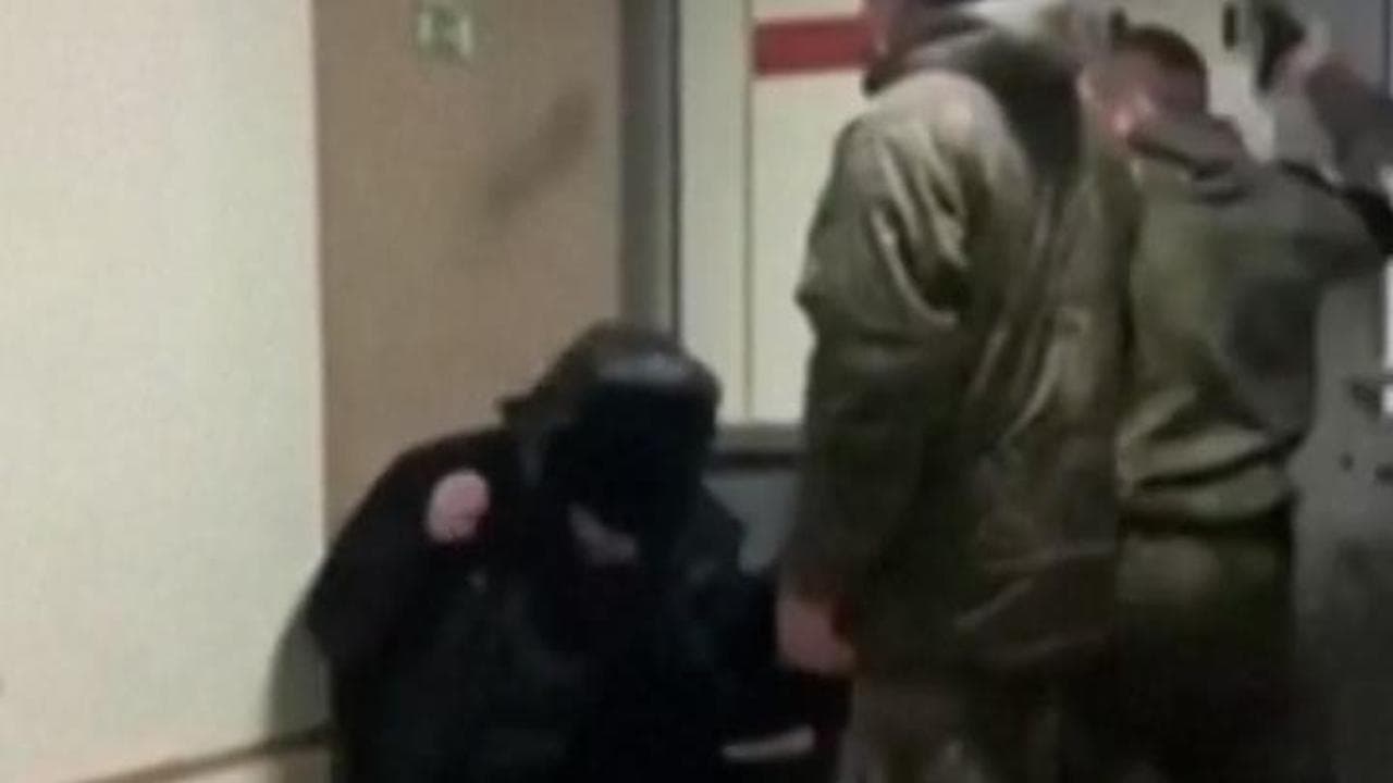 Russia, botte e taser contro i contractor che non volevano tornare al fronte: aperta un'indagine