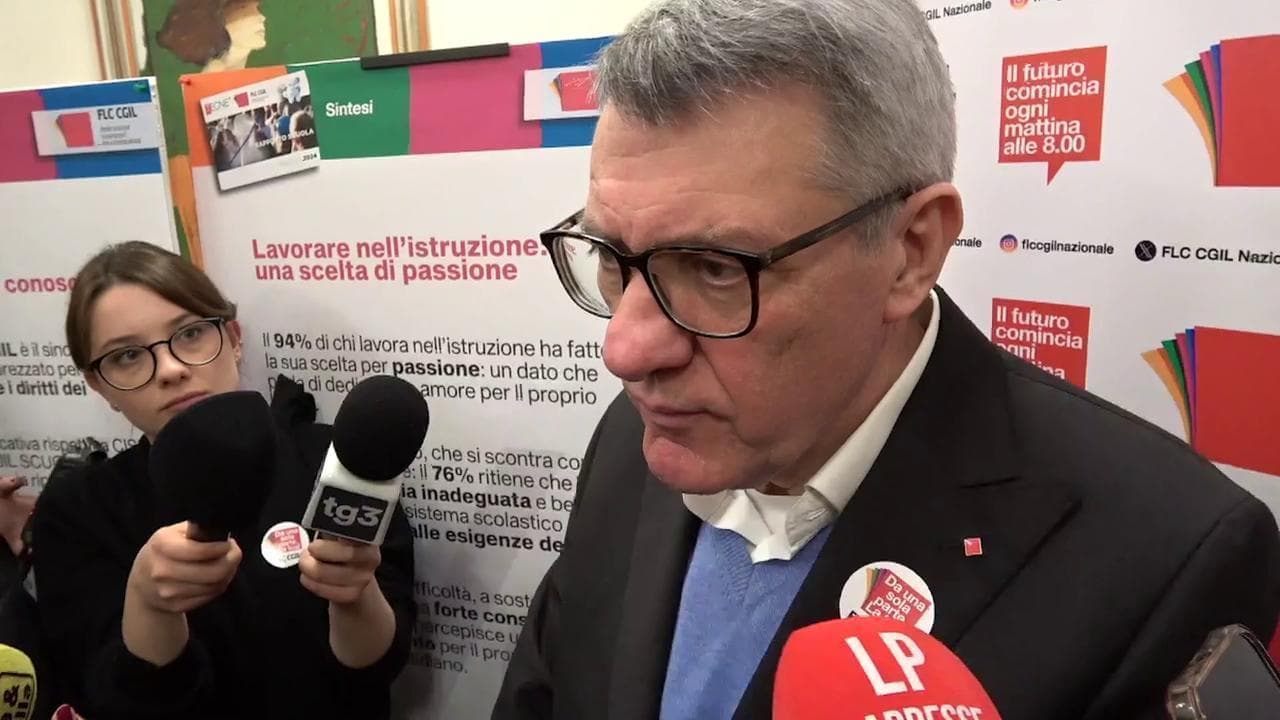 Trasporti, Landini: "Salvini faccia funzionare i treni, noi non facciamo sabotaggi"
