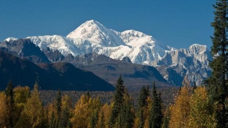 Il tributo di Trump a McKinley: restituirà al monte Denali il nome del presidente dei dazi