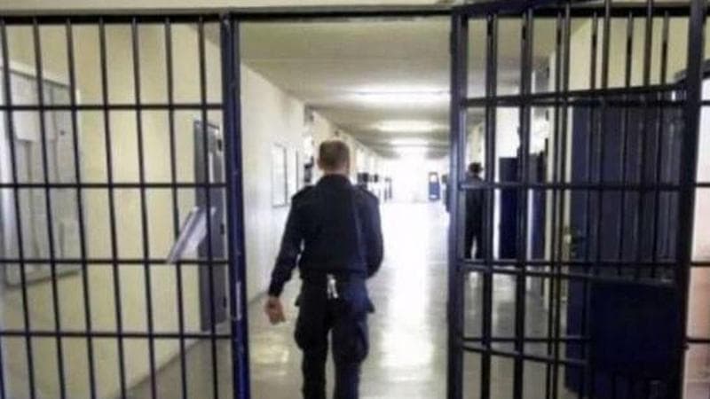 Dl Giustizia, ok della Camera. Regole più rigide sul braccialetto elettronico e nuove carceri