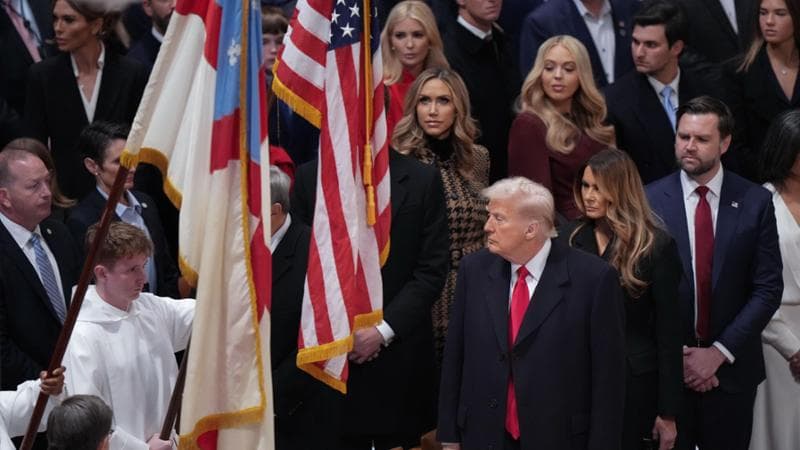 Le altre mosse di Trump: retate nelle chiese contro i migranti e grazia ai rivoltosi del 6 gennaio